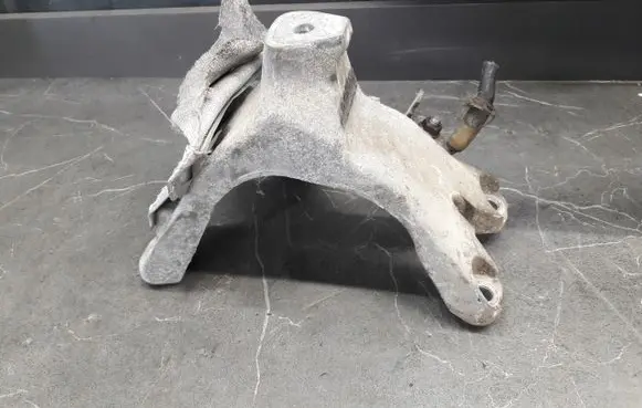 Audi A6 S6 C6 4F Engine mounting bracket 8K0199386AN