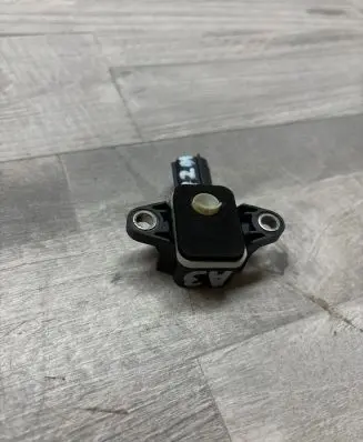 Audi A3 S3 8P Airbag deployment crash/impact sensor 8P0955557