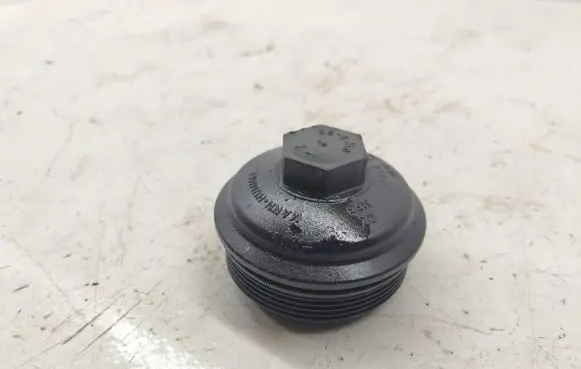 Volkswagen PASSAT B6 Oil filter cover 045115433e
