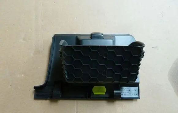 Glove box