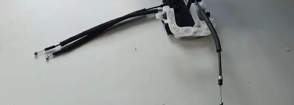 Hyundai ix35 Front door lock