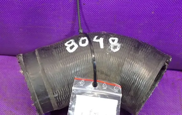 Skoda Octavia Mk2 (1Z) Intercooler hose/pipe 