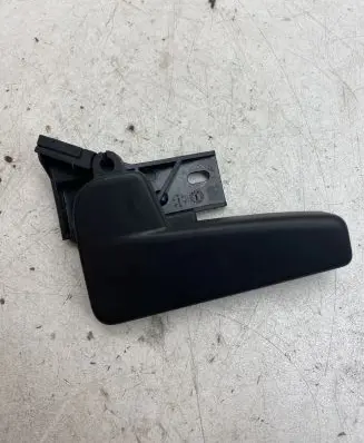 Skoda Superb B8 (3V) Engine bonnet (hood) release handle 6R1823633 6R1823533