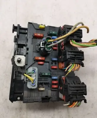 Citroen C5 Fuse module 9664055480
