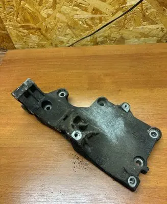 Volkswagen Golf V Generator/alternator bracket 03G903143A AIS12CG7