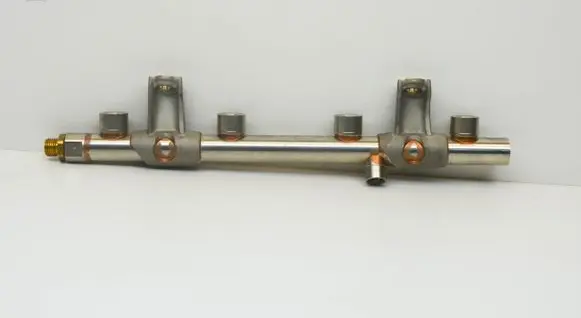 Volkswagen Tiguan Fuel main line pipe 06L133317N