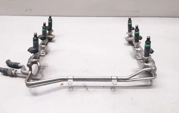 Audi A6 S6 C5 4B Fuel injectors set 06C133551