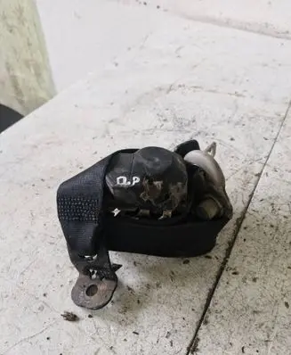 Volkswagen Golf IV Front seatbelt