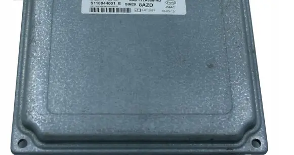 Ford Focus Engine control unit/module 5M5112A650HD 8AZD