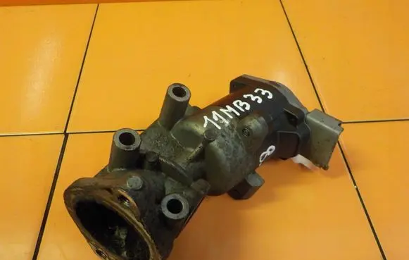 Land Rover Discovery 3 - LR3 EGR thermostat 7H2Q9D475DE