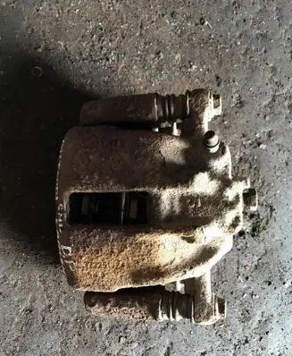 Mitsubishi Carisma Front brake caliper