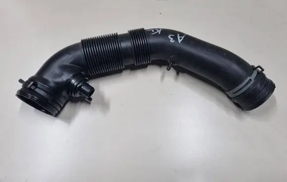 Air intake hose/pipe