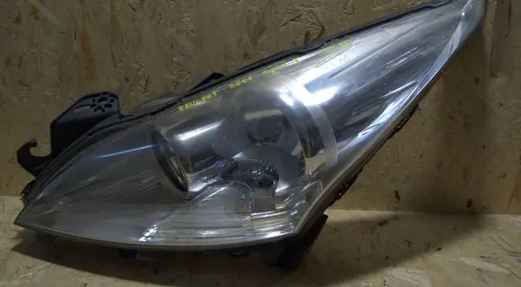 Peugeot 3008 I Headlight/headlamp 9685472780