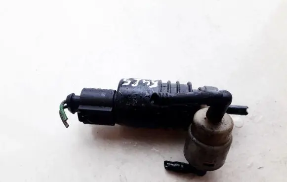 Volkswagen Golf IV Windscreen/windshield washer pump