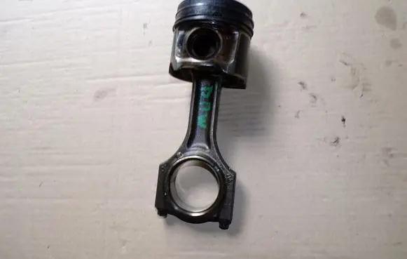 BMW 1 F20 F21 Piston with connecting rod B47D20A