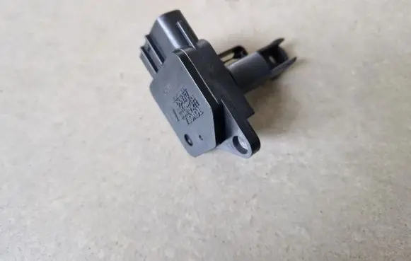 Toyota RAV 4 (XA30) Mass air flow meter 2220430010 1974002110