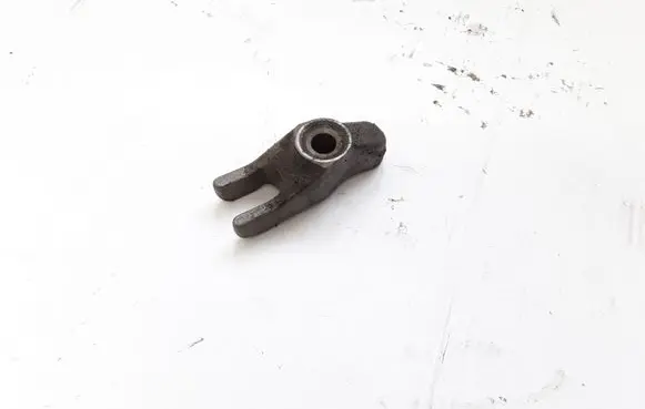 Hyundai Trajet Fuel Injector clamp holder NOCODE