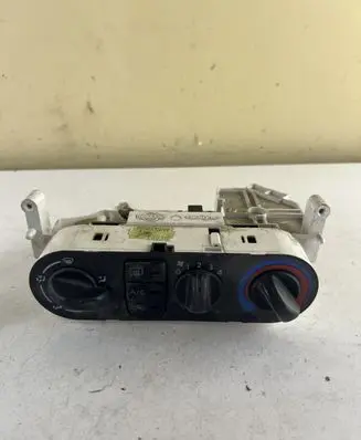 Nissan Almera N16 Climate control unit
