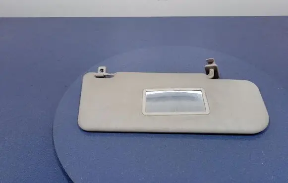 Sun visor