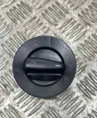 Volkswagen Golf IV Light switch 1C0941531