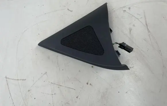Hyundai Santa Fe Front door high frequency speaker 876612B010
