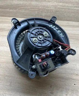 Mercedes-Benz CLS C219 Heater fan/blower A2308210251