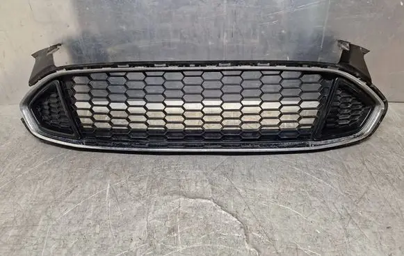 Ford Fusion II Front bumper upper radiator grill DS7J8200A
