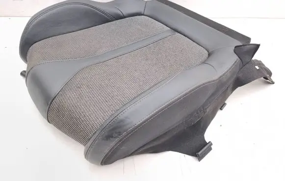 Peugeot 5008 II Front passenger seat console base