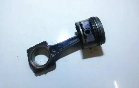 Ford Fiesta Piston with connecting rod