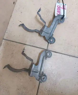 Mercedes-Benz Vito Viano W639 Power steering pump mounting bracket A4475040000