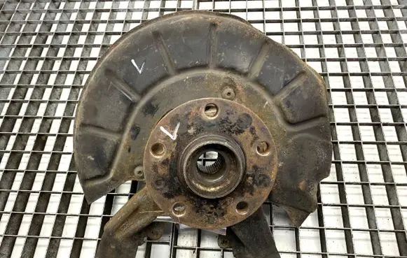 Volkswagen Jetta V Front wheel hub spindle knuckle