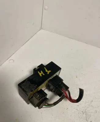Volkswagen Golf IV Coolant fan relay 1J0919506G 898886000