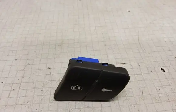 Volkswagen PASSAT B6 Central locking switch button 3C0962125