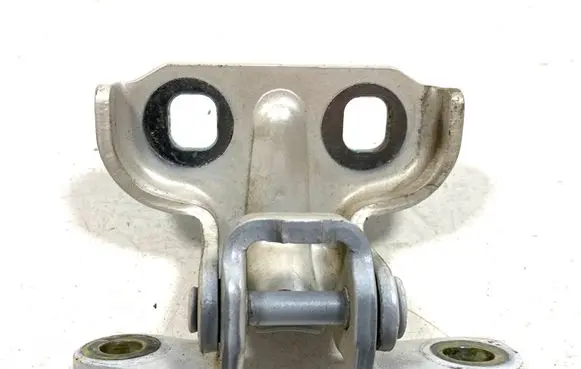 Chevrolet Volt I Rear door upper hinge A046057 P10117