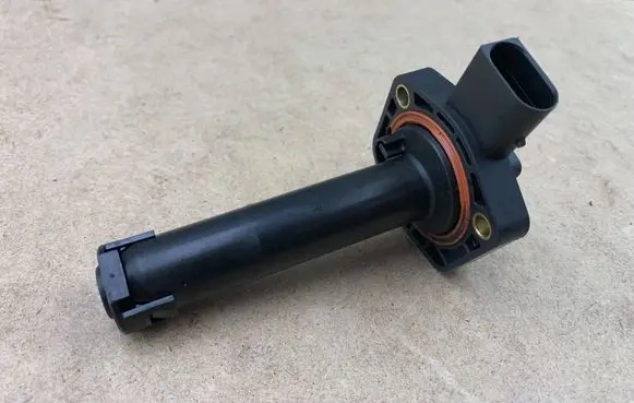 BMW 1 E81 E87 Oil level sensor 7567723 12617567723 12617607910