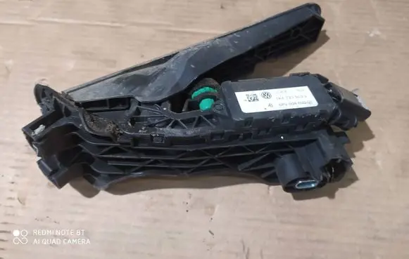 Volkswagen PASSAT B6 Accelerator throttle pedal 1K1723503L