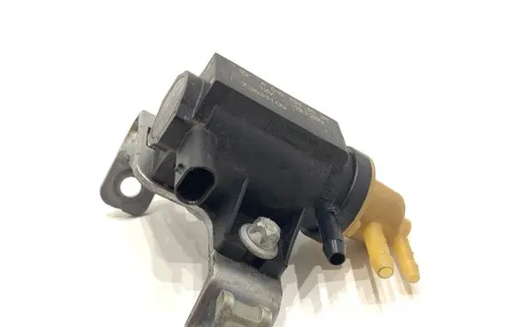 Mercedes-Benz GLE W167 Fuel pressure regulator A0101534528