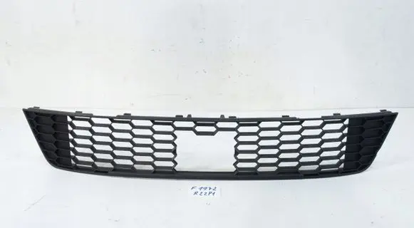 Skoda Octavia Mk2 (1Z) Front bumper lower grill 5E0853677H