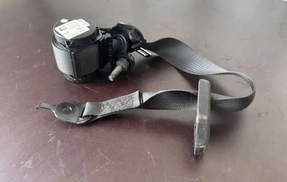 Dodge Durango III Middle seatbelt (rear) 6JW87DX9AA
