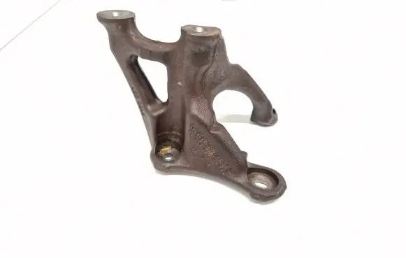Peugeot 508 RXH Engine mounting bracket 9687262980