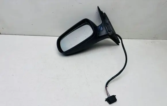 Volkswagen PASSAT B5.5 Front door electric wing mirror 3B0857933