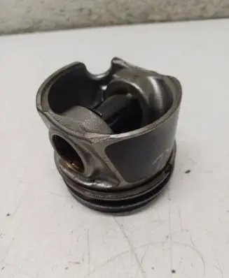 Volkswagen Golf VII Piston 0811W CRL