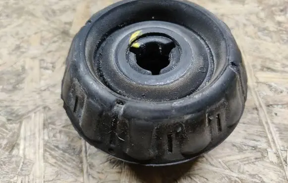 Hyundai i10 Coil spring mount 54611B9000