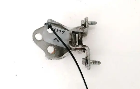 Mitsubishi Carisma Front door upper hinge