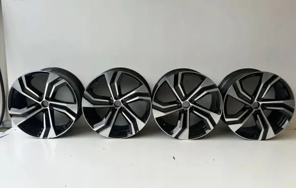 Volvo XC90 R22 alloy rim 32209412