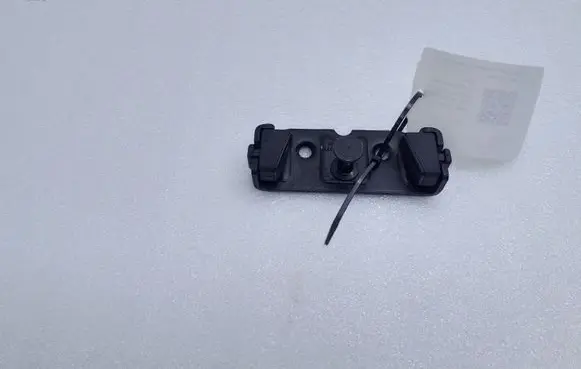 BMW Z4 E85 E86 Rear door lock loop/hook striker 8203771