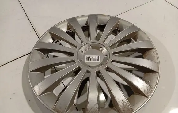 Skoda Fabia Mk2 (5J) R15 wheel hub/cap/trim
