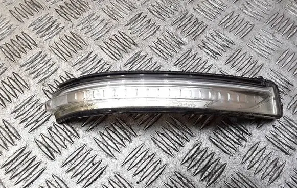 Nissan X-Trail T32 Front indicator light e40161822