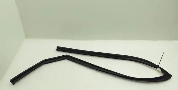 Hyundai Kona I Rubber seal rear door window/glass 