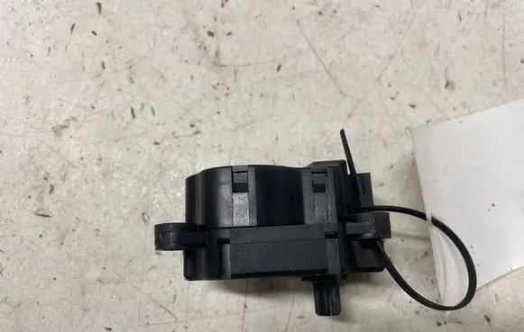 Citroen C5 Air flap motor/actuator P2861001U EAD515 410473241